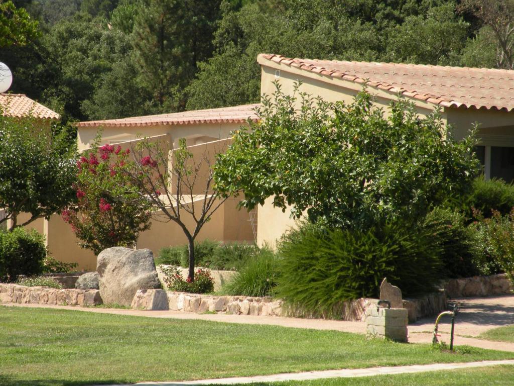 Готель Les Jardins De Santa Giulia Порто-Веккіо Екстер'єр фото